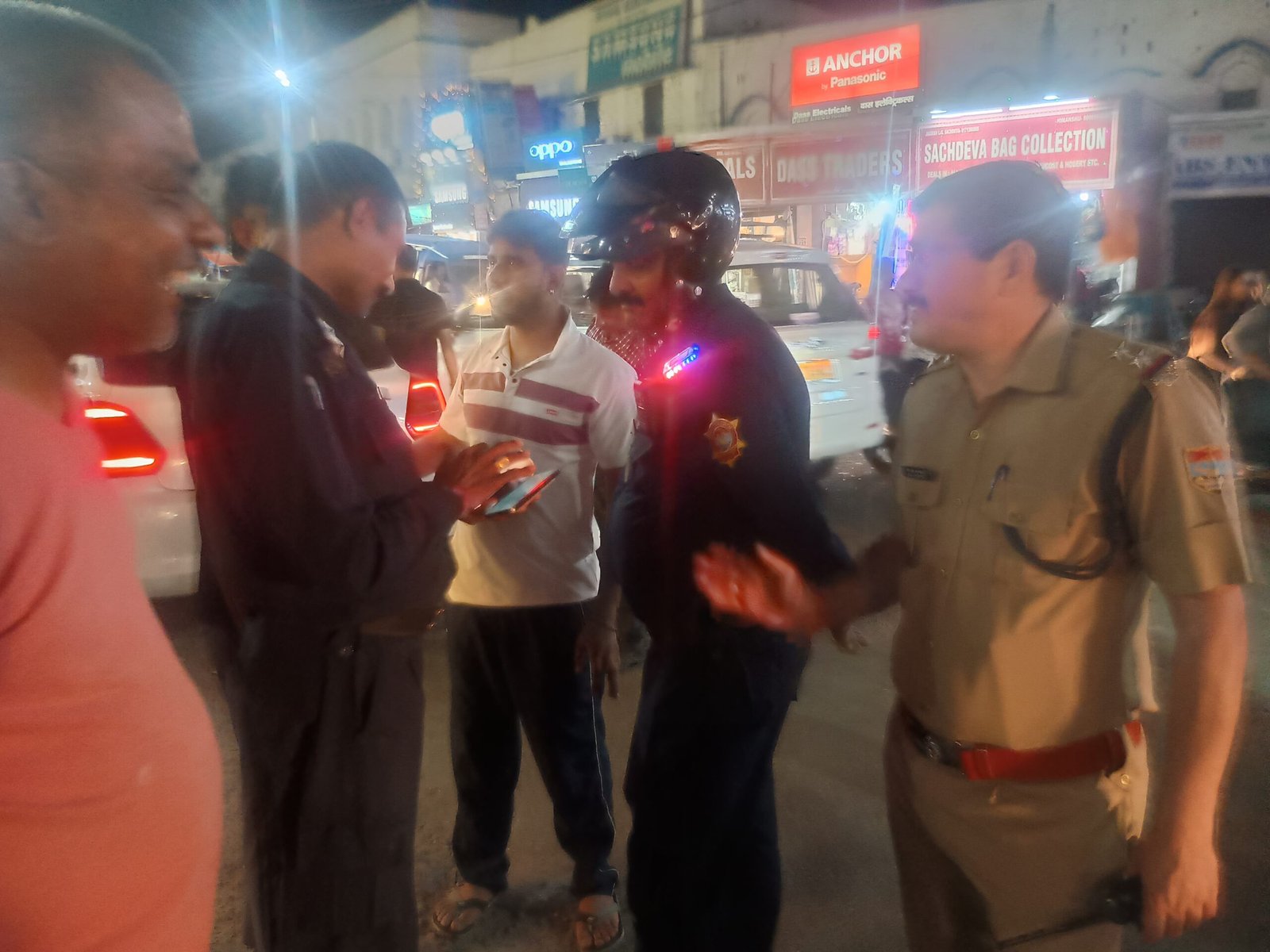 ऋषिकेश में पुलिस ने युवकों को दिखाया सबक